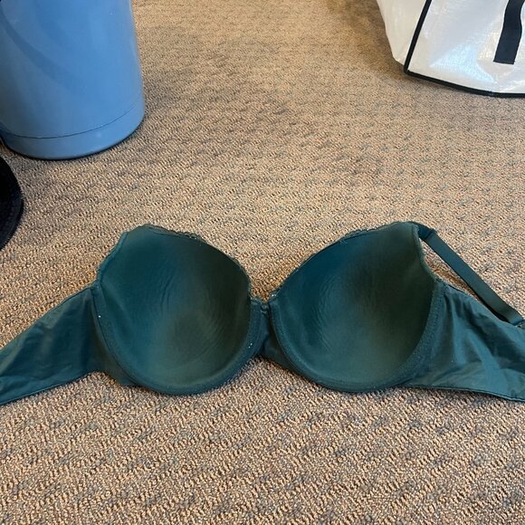 Green Bra - Picture 2 of 4